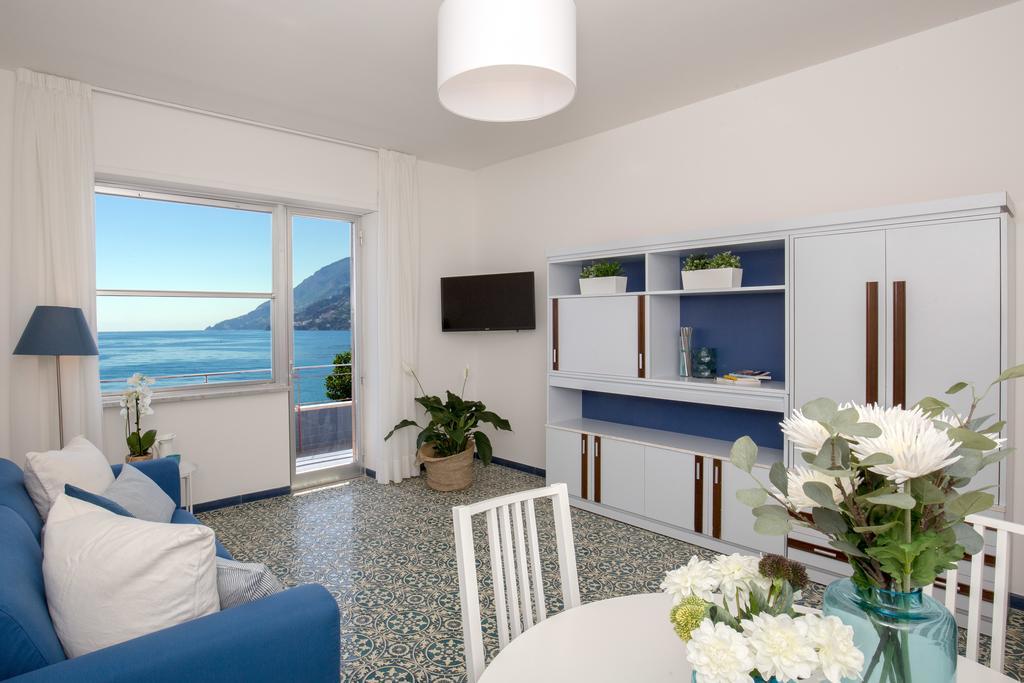 Angelina Apartments Amalfi Coast Maiori Exterior photo